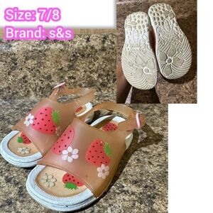 Kids Strawberry Sandals - Peach